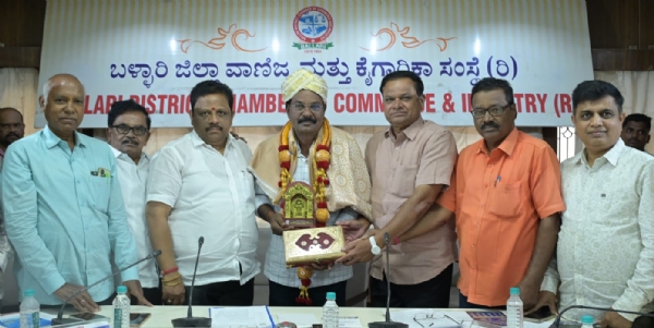 ಕರ್ನಾಟಕ ನಾಟಕ ಅಕಾಡೆಮಿ ಪ್ರಶಸ್ತಿ : ಪುರುಷೋತ್ತಮ ಹಂದ್ಯಾಳುಗೆ ಅಭಿನಂದನೆ