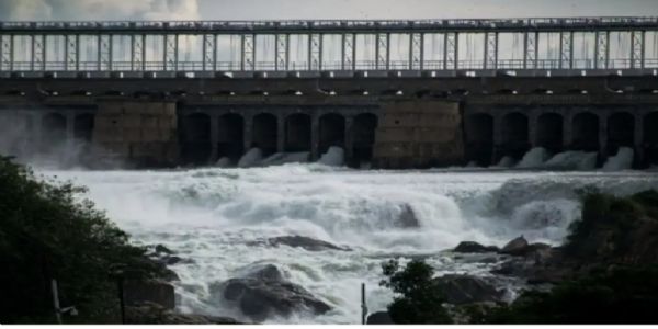 ಬರದ ನಡುವೆ ತಮಿಳುನಾಡಿಗೆ ನೀರು: 4,000ರಿಂದ 2,000 ಕ್ಯೂಸೆಕ್ಸ್ಗೆ ಇಳಿಸಲು ಕರ್ನಾಟಕ ಮನವಿ