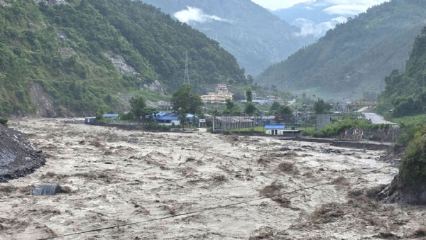 नेपाल में आई बाढ़ आपदा का दृश्य