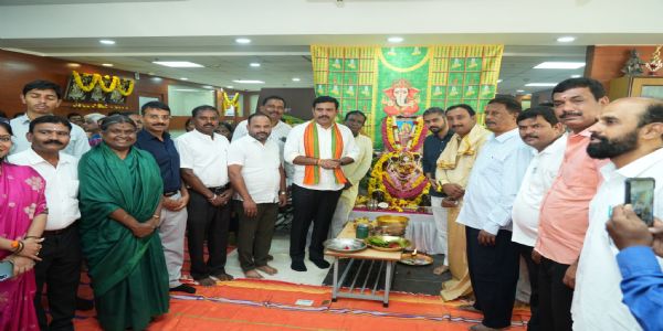 ರಾಜ್ಯ ಬಿಜೆಪಿ ಕಚೇರಿಯಲ್ಲಿ ಆಯುಧ ಪೂಜೆ ನೆರವೇರಿಸಿದ ವಿಜಯೇಂದ್ರ