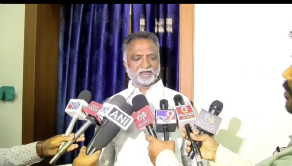 minister-basavanthappa-stopped-during-mysuru-dasara-disciplinary-action-assured