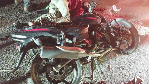 Mandya-Maddur-Bike-Accident-Two-Dead-One-Seriously-Injured Mandya-Maddur-Bike-Accident-Two-Dead-One-Seriously-Injured