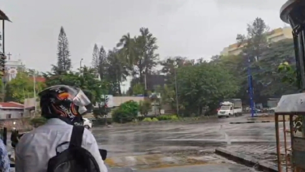 Bengaluru Sudden Rain Yellow Alert Until October 26 as IMD Warns of Thunderstorms Bengaluru Sudden Rain Yellow Alert Until October 26 as IMD Warns of Thunderstorms
