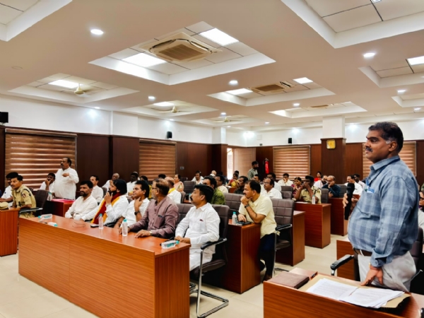 ಬಳ್ಳಾರಿ: ಕನ್ನಡ ರಾಜ್ಯೋತ್ಸವ ಅದ್ದೂರಿ ಆಚರಣೆ