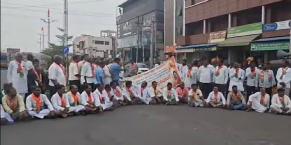 ಹಿಡಕಲ್ ಜಲಾಶಯದಿಂದ ಘಟಪ್ರಭಾ ನದಿಗೆ ತಕ್ಷಣ ನೀರು ಹರಿಸುವಂತೆ ಒತ್ತಾಯಿಸಿ ಬಿಜೆಪಿ ಪ್ರತಿಭಟನೆ