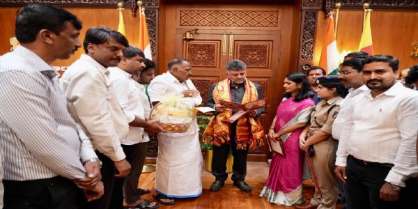 ಹಾಸನಾಂಬ ಉತ್ಸವಕ್ಕೆ ಮುಖ್ಯಮಂತ್ರಿ ಡಿ.ಕೆ. ಶಿವಕುಮಾರ್ಗೆ ಆಹ್ವಾನ
