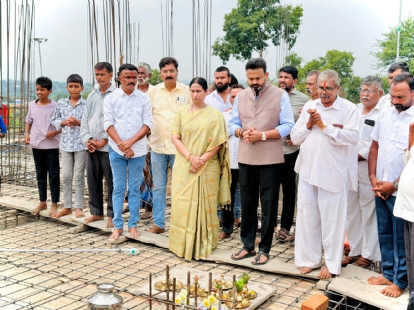 ದೇವಸ್ಥಾನ ನಿರ್ಮಾಣ ಕಾಮಗಾರಿಗೆ ಲಕ್ಷ್ಮಿ ಹೆಬ್ಬಾಳಕರ್ ಚಾಲನೆ