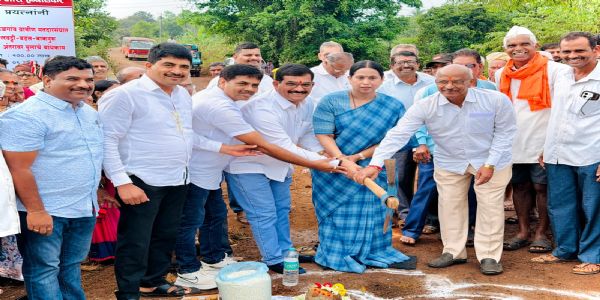 ರಸ್ತೆ, ಸೇತುವೆ ಕಾಮಗಾರಿಗಳಿಗೆ ಲಕ್ಷ್ಮೀ ಹೆಬ್ಬಾಳಕರ್ ಭೂಮಿಪೂಜೆ
