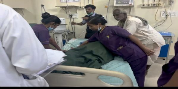 ಕೌಟುಂಬಿಕ ಕಲಹ: ಮೂವರು ಮಕ್ಕಳೊಂದಿಗೆ ತಾಯಿ ವಿಷ ಸೇವನೆ; ಓರ್ವ ಬಾಲಕಿ ಸಾವು