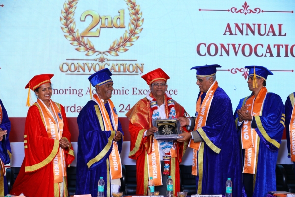 ವಿದ್ಯಾರ್ಥಿಗಳು ಇಷ್ಟಪಟ್ಟು ಓದುವ ಮೂಲಕ ಸಾಧನೆ ಮಾಡಬೇಕು ; ಡಾ. ಗಿರೀಶ್ ರಾಮಣ್ಣ