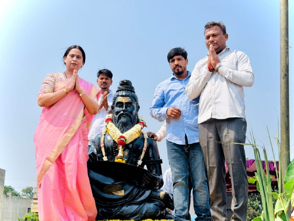 ರಂಗದೋಳಿ ಗುತ್ತಿ ಗ್ರಾಮದಲ್ಲಿ ಮಹರ್ಷಿ ವಾಲ್ಮೀಕಿ ನೂತನ ಮೂರ್ತಿ ಲೋಕಾರ್ಪಣೆಗೊಳಿಸಿದ ಲಕ್ಷ್ಮೀ ಹೆಬ್ಬಾಳಕರ್*