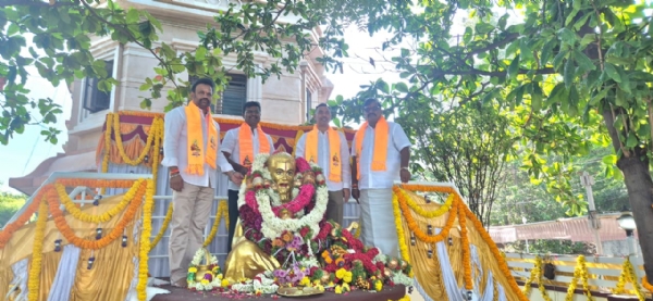 ಬಳ್ಳಾರಿ : ಜಿಲ್ಲಾ ಕಾಂಗ್ರೆಸ್ ಕಚೇರಿಯಲ್ಲಿ ವಾಲ್ಮೀಕಿ ಜಯಂತಿ
