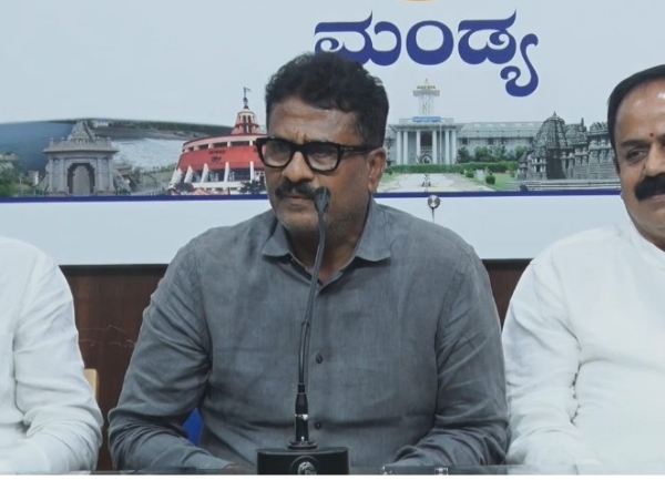 Chaluvarayaswamy-Suresh-Gowda-HT-Manju-Exchange-Barbs-Over-Sting-Operation Chaluvarayaswamy-Suresh-Gowda-HT-Manju-Exchange-Barbs-Over-Sting-Operation