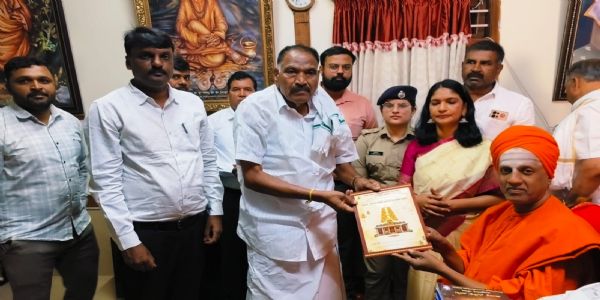 ಹಾಸನಾಂಬ ಉತ್ಸವ: ಸಿದ್ದಲಿಂಗ ಮಹಾಸ್ವಾಮೀಜಿ ಅವರಿಗೆ ಆಹ್ವಾನ