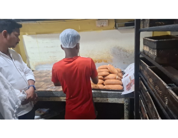 Food safety officers raid hotels, bakeries in Bellary