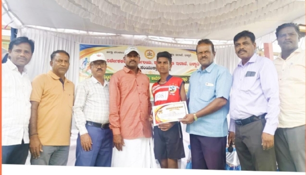 ಹಿರೇಹಡ್ಲಿಗಿ : ವಿದ್ಯಾರ್ಥಿಗಳ ಕ್ರೀಡಾ ಸಾಧನೆ ರಾಜ್ಯ ಮಟ್ಟಕ್ಕೆ - ಇಬ್ಬರು ಆಯ್ಕೆ