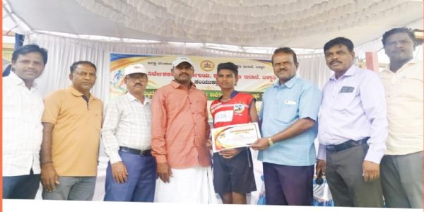 ಹಿರೇಹಡ್ಲಿಗಿ : ವಿದ್ಯಾರ್ಥಿಗಳ ಕ್ರೀಡಾ ಸಾಧನೆ ರಾಜ್ಯ ಮಟ್ಟಕ್ಕೆ - ಇಬ್ಬರು ಆಯ್ಕೆ