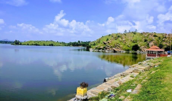 Two College Students Drown in Tonnur Lake in Mandya District