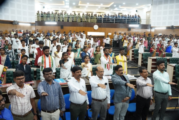 ಬಳ್ಳಾರಿ:ಸಂವಿಧಾನದ ಮೌಲ್ಯ ಅರಿತು ನಾಯಕತ್ವ ಬೆಳೆಸಿಕೊಳ್ಳಲು ಕರೆ ಬಳ್ಳಾರಿ:ಸಂವಿಧಾನದ ಮೌಲ್ಯ ಅರಿತು ನಾಯಕತ್ವ ಬೆಳೆಸಿಕೊಳ್ಳಲು ಕರೆ