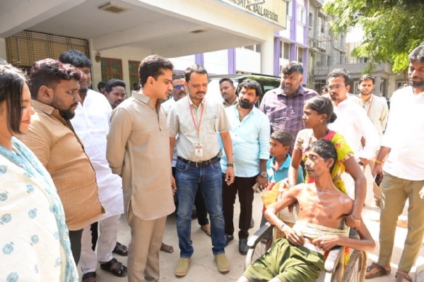 ಬಳ್ಳಾರಿ - ಶಾಸಕ ನಾರಾ ಭರತರೆಡ್ಡಿ ತಾರಾನಾಥ ಆಸ್ಪತ್ರೆಗೆ ಭೇಟಿ