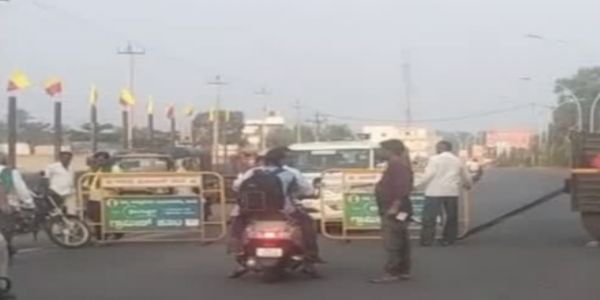 ಕಬ್ಬಿಗೆ ₹5,500 ದರ ನಿಗದಿಗೆ ಆಗ್ರಹಿಸಿ ಕರ್ನಾಟಕ ಬಂದ್: ಉತ್ತರ ಕರ್ನಾಟಕದಲ್ಲಿ ರೈತರ ಪ್ರತಿಭಟನೆ ತೀವ್ರ