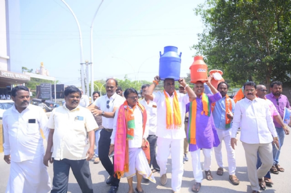 ಹಾಲಿನ ಬೆಲೆ ಹೆಚ್ಚಳ : ಜನವಿರೋಧಿ ನೀತಿ