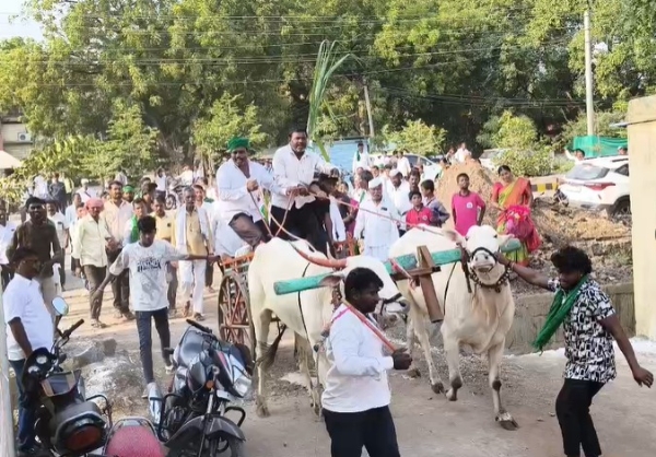 Farmers-Disrupt-Teachers-Day-Celebration-in-Afzalpur-Kalaburagi