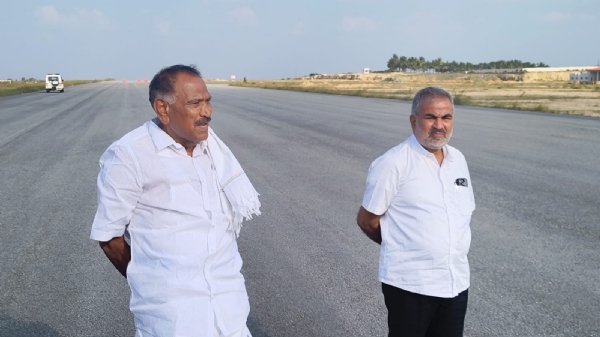 ಹಾಸನ ಜಿಲ್ಲೆಯ ಬೂವನಹಳ್ಳಿಯಲ್ಲಿ ನಿರ್ಮಾಣ ಹಂತದಲ್ಲಿರುವ ಗ್ರೀನ್ಫೀಲ್ಡ್ ವಿಮಾನ ನಿಲ್ದಾಣಕ್ಕೆ ಶನಿವಾರ ಭೇಟಿ ನೀಡಿ ಕಾಮಗಾರಿಯ ಪ್ರಗತಿಯನ್ನು ಪರಿಶೀಲಿಸಿದ ಸಚಿವ ಕೆ.ಎಂ.ಶಿವಲಿಂಗೇಗೌಡ