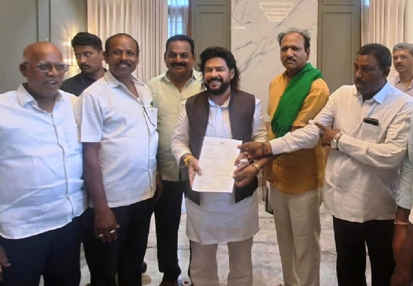 ತುಂಗಭದ್ರ : ಬೆಳೆಗಳಿಗೆ ನೀರು ಬಿಡುಗಡೆ ಮಾಡಲು ಆಗ್ರಹ