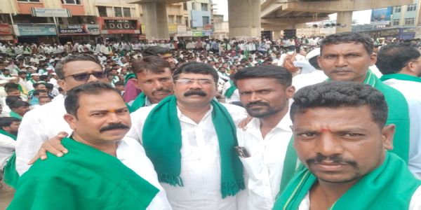 ಕಬ್ಬಿಗೆ ಕೇಂದ್ರದ ಬೆಲೆ ಬೆಂಬಲದ ಜತೆಗೆ ರಾಜ್ಯದ ಬೆಲೆ ಭರವಸೆ ಬೇಕು