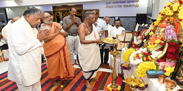 ಮನುಷ್ಯನನ್ನು ಕಾಡುತ್ತಿರುವ ಸಮಸ್ಯೆಗಳಿಗೆ ಆಧ್ಯಾತ್ಮಿಕತೆ ಪರಿಹಾರ