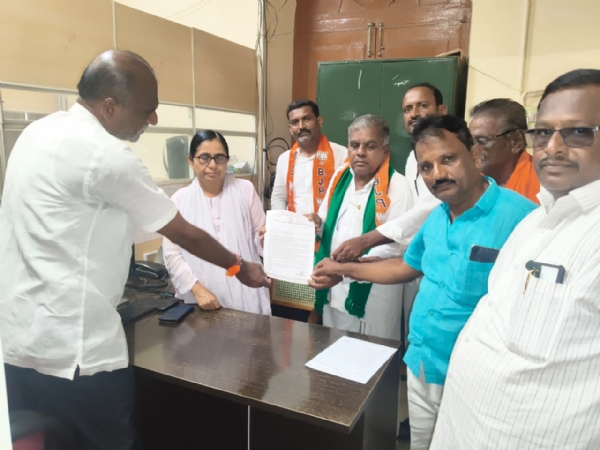 ಬಳ್ಳಾರಿ : ಜೋಳ ಖರೀದಿಸಿದ ಮೊತ್ತವನ್ನು ತಕ್ಷಣ ಪಾವತಿಸಿ : ಬಿಜೆಪಿ ರೈತ ಮೋರ್ಚಾ