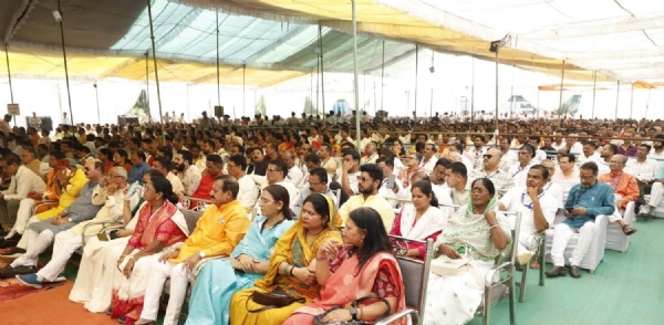 सरसंघघाचलक मोहन भागवत ने कारंजा में किया स्मृति भवन और बालासाहेब देवरस नेत्रालय का लोकार्पण सरसंघघाचलक मोहन भागवत ने कारंजा में किया स्मृति भवन और बालासाहेब देवरस नेत्रालय का लोकार्पण