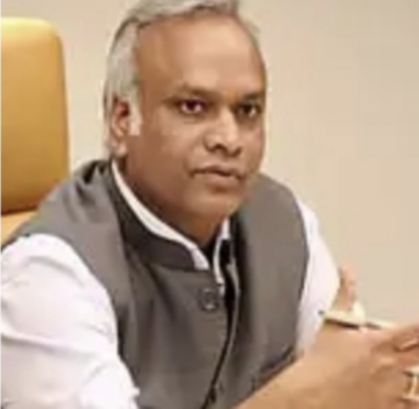 priyank-kharge-slams-hd-kumaraswamy-over-form-7-voter-list-row priyank-kharge-slams-hd-kumaraswamy-over-form-7-voter-list-row
