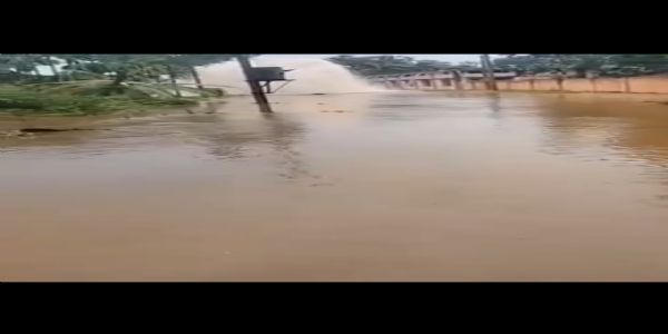 ಉಕ್ಕಡಗಾತ್ರಿಯಲ್ಲಿ ತುಂಗಾ ಮೇಲ್ದಂಡೆ ಯೋಜನೆಯ ಪೈಪ್ಲೈನ್ ಒಡೆದು ನೀರು ಪೋಲು