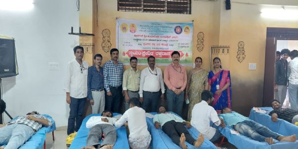 ಬಳ್ಳಾರಿ : ಎಚ್ಎಸ್ಕೆ ಪಾಲಿಟೆಕ್ನಿಕ್ನಲ್ಲಿ ಸ್ವಯಂಪ್ರೇರಿತ ರಕ್ತದಾನ ಶಿಬಿರ