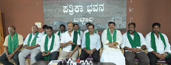 ತುಂಗಭದ್ರ : ಬೆಳೆದುನಿಂತಿರುವ ಬೆಳೆಗಳಿಗೆ ನೀರು ನೀಡಲು ತುಂಗಭದ್ರ ರೈತ ಸಂಘ
