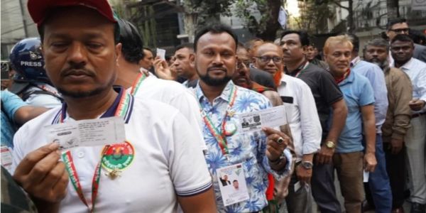 ಬಾಂಗ್ಲಾದೇಶ ಸಂಸತ್ ಚುನಾವಣೆ : 299 ಕ್ಷೇತ್ರಗಳಿಗೆ ಮತದಾನ ಆರಂಭ