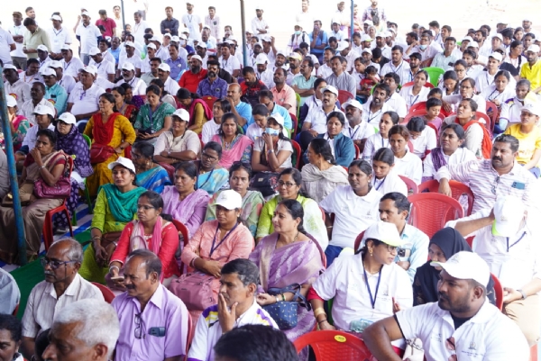 ಸರ್ಕಾರಿ ನೌಕರರ ಪ್ರಾಮಾಣಿಕತೆಯಿಂದ ಸರ್ಕಾರಕ್ಕೆ ಗೌರವ : ಶಾಸಕ ನಾರಾ ಭರತರೆಡ್ಡಿ ಸರ್ಕಾರಿ ನೌಕರರ ಪ್ರಾಮಾಣಿಕತೆಯಿಂದ ಸರ್ಕಾರಕ್ಕೆ ಗೌರವ : ಶಾಸಕ ನಾರಾ ಭರತರೆಡ್ಡಿ