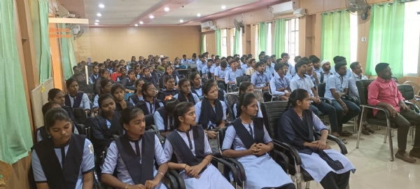 ಹೆಚ್ಐವಿ ಪೀಡಿತರಿಗೆ ಬೆಂಬಲಿಸೋಣ : ಗಿರೀಶ್ ಹೆಚ್ಐವಿ ಪೀಡಿತರಿಗೆ ಬೆಂಬಲಿಸೋಣ : ಗಿರೀಶ್