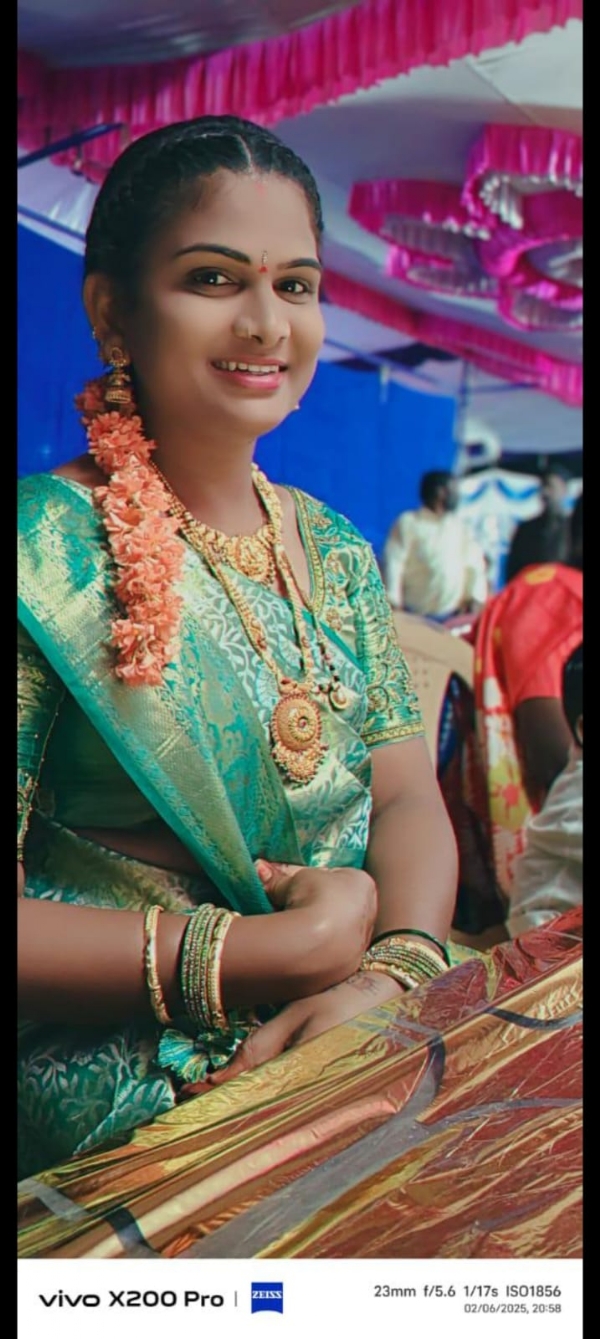 ಬಳ್ಳಾರಿ : ತೃತೀಯಲಿಂಗಿ ಮತ್ತು ಯುವಕ ಶವವಾಗಿ ಪತ್ತೆ : ಆತ್ಮಹತ್ಯೆ ಶಂಕೆ ಬಳ್ಳಾರಿ : ತೃತೀಯಲಿಂಗಿ ಮತ್ತು ಯುವಕ ಶವವಾಗಿ ಪತ್ತೆ : ಆತ್ಮಹತ್ಯೆ ಶಂಕೆ