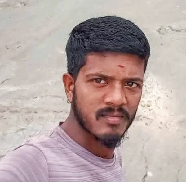 ಬಳ್ಳಾರಿ : ತೃತೀಯಲಿಂಗಿ ಮತ್ತು ಯುವಕ ಶವವಾಗಿ ಪತ್ತೆ : ಆತ್ಮಹತ್ಯೆ ಶಂಕೆ ಬಳ್ಳಾರಿ : ತೃತೀಯಲಿಂಗಿ ಮತ್ತು ಯುವಕ ಶವವಾಗಿ ಪತ್ತೆ : ಆತ್ಮಹತ್ಯೆ ಶಂಕೆ