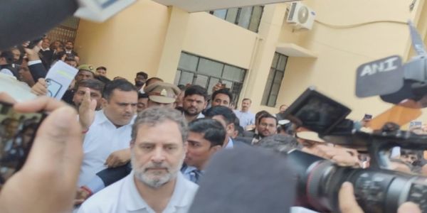 ನ್ಯಾಯಾಲಯಕ್ಕೆ ಹಾಜರಾದ ರಾಹುಲ್ ಗಾಂಧಿ