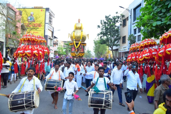 ಹೊಸಪೇಟೆ : ಅದ್ದೂರಿಯಾಗಿ ನೆರವೇರಿದ ಸರ್ವಧರ್ಮ ರಥೋತ್ಸವ