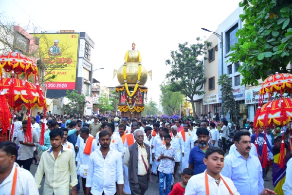 ಹೊಸಪೇಟೆ : ಅದ್ದೂರಿಯಾಗಿ ನೆರವೇರಿದ ಸರ್ವಧರ್ಮ ರಥೋತ್ಸವ