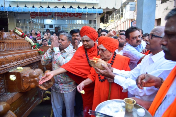 ಹೊಸಪೇಟೆ : ಅದ್ದೂರಿಯಾಗಿ ನೆರವೇರಿದ ಸರ್ವಧರ್ಮ ರಥೋತ್ಸವ