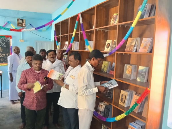 ಕೋಲಾರ ತಾಲ್ಲೂಕಿನ ಸಿಂಗೊ0ಡಹಳ್ಳಿ ಗ್ರಾಮದಲ್ಲಿ ಗ್ರಾಮ ಪಂಚಾಯಿತಿ ಮತ್ತು ಗ್ರಾಮಸ್ಥರ ಸಹಯೋಗದಲ್ಲಿ ಗ್ರಂಥಾಲಯ ಆರಂಭಗೊ0ಡಿತು.