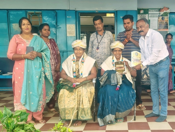 ಕೋಲಾರ ನಗರದ ಬೆಂಗಳೂರು ಮಾಂಟೇಸರಿ ಶಾಲೆಯಲ್ಲಿಂದು ಏರ್ಪಡಿಸಿದ್ದ ವಿಜ್ಞಾನ ಚಿಂತನ-ಮAಥನ ಕಾರ್ಯಗಾರದಲ್ಲಿ ವಿದ್ಯಾರ್ಥಿ/ ಶಿಕ್ಷಕರನ್ನು ಸನ್ಮಾನಿಸಿ ಮಾತನಾಡಿದರು.