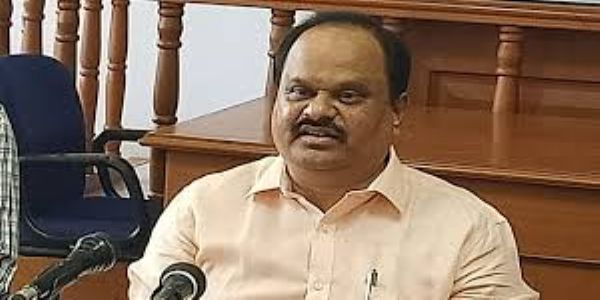 ಅಗತ್ಯ ವಸ್ತುಗಳ ಅಕ್ರಮ ದಾಸ್ತಾನು ಮಾಡಿದರೆ ಕಠಿಣ ಕ್ರಮ: ಜಿಲ್ಲಾಧಿಕಾರಿ ಡಾ. ಎಂ. ಆರ್. ರವಿ ಎಚ್ಚರಿಕೆ