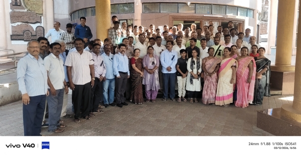 ಪಿಯುಸಿ ಮಂಡಳಿ ವಿಲೀನ : ಕಪ್ಪು ಪಟ್ಟಿ ಧರಿಸಿ ಪ್ರತಿಭಟನೆ